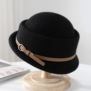 Chapeau Bob Tricoté pour Femmes Avec Boucle de Ceinture Marron Rétro Français Chaud en Peluche Automne Hiver