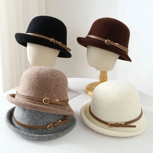 Détails de cinq couleurs de chapeaux cloche 100% pure laine avec boucles en cuir élégantes