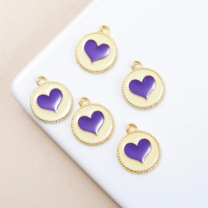 Five round alloy enamel pendants with purple hearts and gold trim for jewelry making