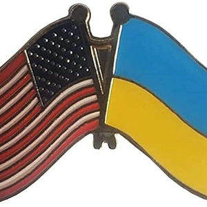 Crossed US and Ukraine flag pin in colorful enamel on a zinc alloy base with white backdrop