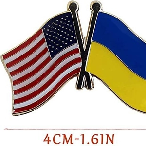 Crossed US and Ukraine flag lapel pin with gold plating and enamel finish, 4cm wide