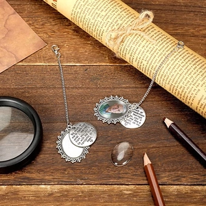DIY Abschlusskappe Fotofehänger mit silbernem Filigranrahmen und graviertem Tag