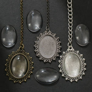 DIY retro alloy oval photo frame pendants with clear resin covers and matching chains