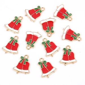 Kleurrijke kerstbel bedeltjes met groene strikjes voor handgemaakte vakantiesieraden