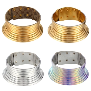 Mehrlagiges Halsband im afrikanischen Stil in Gold, Silber und bunten Farben