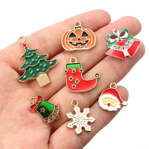DIY emaille bedeltjes set voor Kerst en Halloween met boom, pompoen en de Kerstman