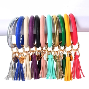 Mode PU-Leder Schlüsselanhänger Armband Set mit Quaste und Goldmetallring in 11 Farben