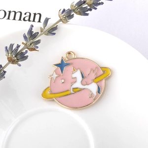 Anhänger mit rosa Planeten und Einhorn aus Emaille für DIY Halsketten und Armbänder