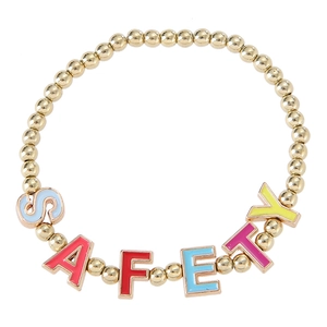 Bracciale elastico con perline dorate e ciondoli a lettere smaltate colorate SAFETY