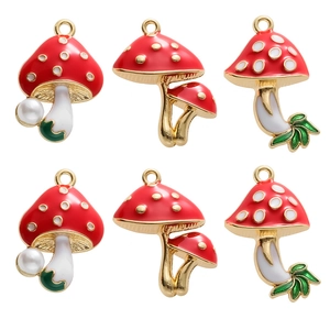Dijes de Seta DIY Colgante de Aleación de Esmalte para Creación Joyería Seta Roja Con Perla Artificial Hierba Collar Pendiente Llavero