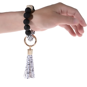 Fashion Women Wood Silicone Beaded Keychain Bracelet Tassel Cow Dog Paw Number Pattern Wristband Key Ring Holder Gift