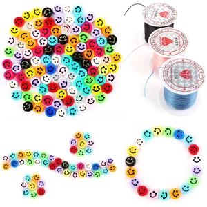 Lot de perles souriantes 9mm colorées avec fils élastiques pour création de bijoux DIY