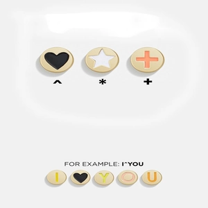 Pendentifs ronds dorés personnalisables avec lettres, cœur, étoile et croix