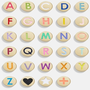 Ensemble de pendentifs alphabet A-Z en émail coloré et breloque cœur en finition dorée