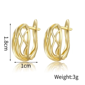 Gold hollow vine pattern earrings measuring 1.8cm in height and 1cm in width