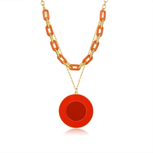Collana a doppio strato a graffetta con catena acrilica arancione e grande ciondolo rosso
