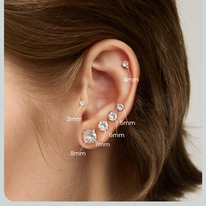 Comparaison détaillée de boucles d'oreilles en zircone de 3mm à 8mm sur l'oreille