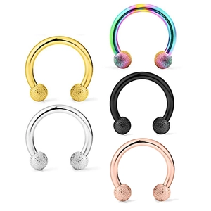 Fünfteiliges Set mattierte Hufeisenringe in Gold, Silber, Roségold, Schwarz und Regenbogen