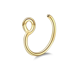 Macro-opname van gouden U-vormige neusring zonder piercing met gepolijste afwerking en kralen