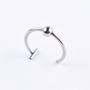 Anello per labbra in acciaio inossidabile con sfera mobile e terminale piatto per piercing