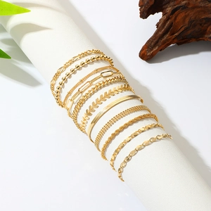 11-teiliges goldenes Armband-Set mit Panzer-, Schlangen- und Büroklammerketten-Design