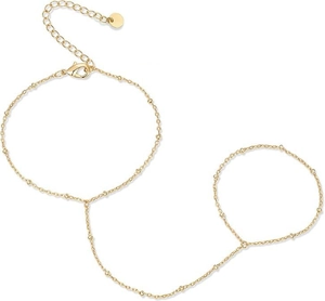 Detail van verstelbare gouden parel zirkoon vinger ketting armband met sluiting