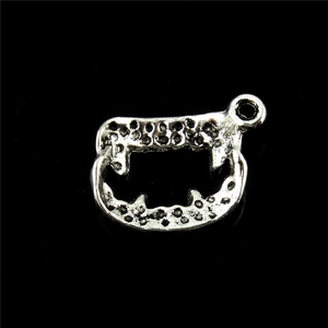 Silver alloy Hello Kitty cat head pendant charm for DIY jewelry and necklaces