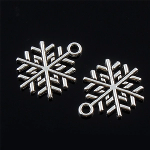 Vintage Silver Snowflake Alloy Pendants Jewelry Making DIY Necklace Bracelet Accessories Winter Christmas Theme Fashion Decorative Charms