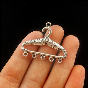 Ciondolo a forma di appendiabiti argento vintage con 5 anelli per creazione gioielli