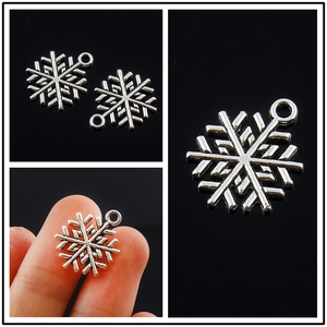Silver snowflake alloy pendant for Christmas necklaces and bracelets DIY jewelry making