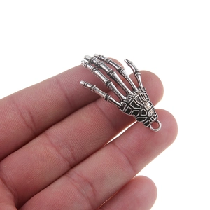 Pendentif main de squelette en alliage argenté vintage pour bijoux d'Halloween DIY