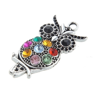 Creative owl owl shaped pendant necklace with colorful sparkling rhinestones and silver base