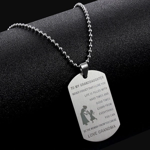 Collier plaque militaire en acier inoxydable avec message gravé au laser de grand-mère