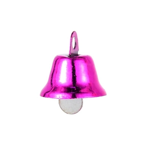 Detail van een glanzende magenta metalen kerstbel met een handig ophangoog en een klepel