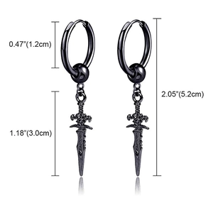 Pendientes punk de acero inoxidable negro con colgante de espada y grabados