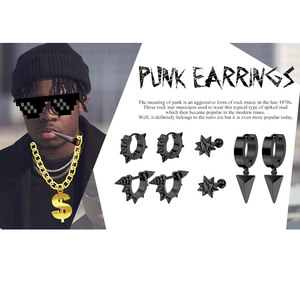 8 Paar schwarze Punk-Ohrringe-Set aus Edelstahl mit Dreieck-Anhängern und Kegel-Nieten