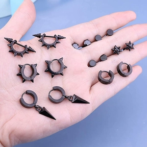 8 Paar schwarze Punk-Ohrringe aus Edelstahl Set mit Steckern und Creolen für Damen und Herren