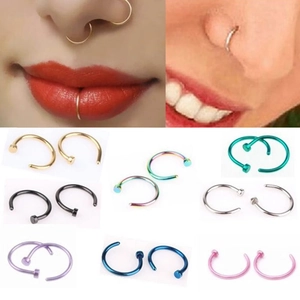 Set mit bunten C-förmigen Nasen- und Lippenringen aus Edelstahl für Piercing-Schmuck