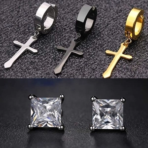 Ensemble de boucles d'oreilles créoles avec croix et clous carrés en zircone cubique