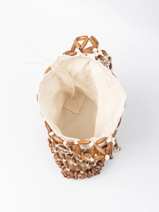 Borsa a tracolla fatta a mano con perle in legno e fodera interna con coulisse