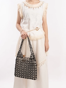 Handmade Maple Wood Beaded Shoulder Bag For Women Bohemian Woven Hollow Out Tote Bag With Inner Pouch Vacation Handbag