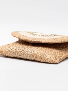 Pochette bohémien in iuta fatta a mano con applicazioni di perline e nappe color crema