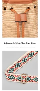 Détail de la bandoulière large tissée réglable avec motif ethnique sur un sac seau en paille