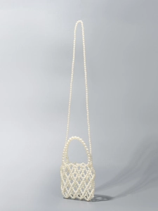 Sac à bandoulière fait main en perles crème pour vacances à la plage et soirées