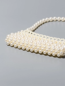 Elegant white pearl woven shoulder bag for beach vacation with retro french style