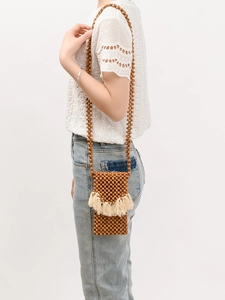 Borsa a tracolla in legno naturale con nappe per vacanze al mare stile fatto a mano