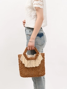 Borsa artigianale in perline di legno con nappe color crema e fodera interna