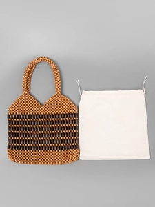 Borsa tote fatta a mano in perline di legno con colori a contrasto e sacca interna