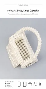 Dettaglio capacità borsa di perle fatta a mano con spazio per cellulare e portafoglio