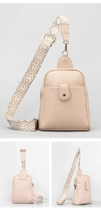 Tres vistas del bolso de pecho beige de cuero PU con correa de jacquard geométrico de moda